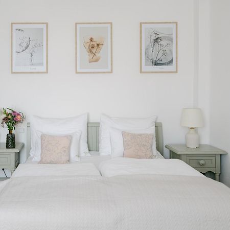 Na Kmine Hotel Obristvi Ngoại thất bức ảnh
