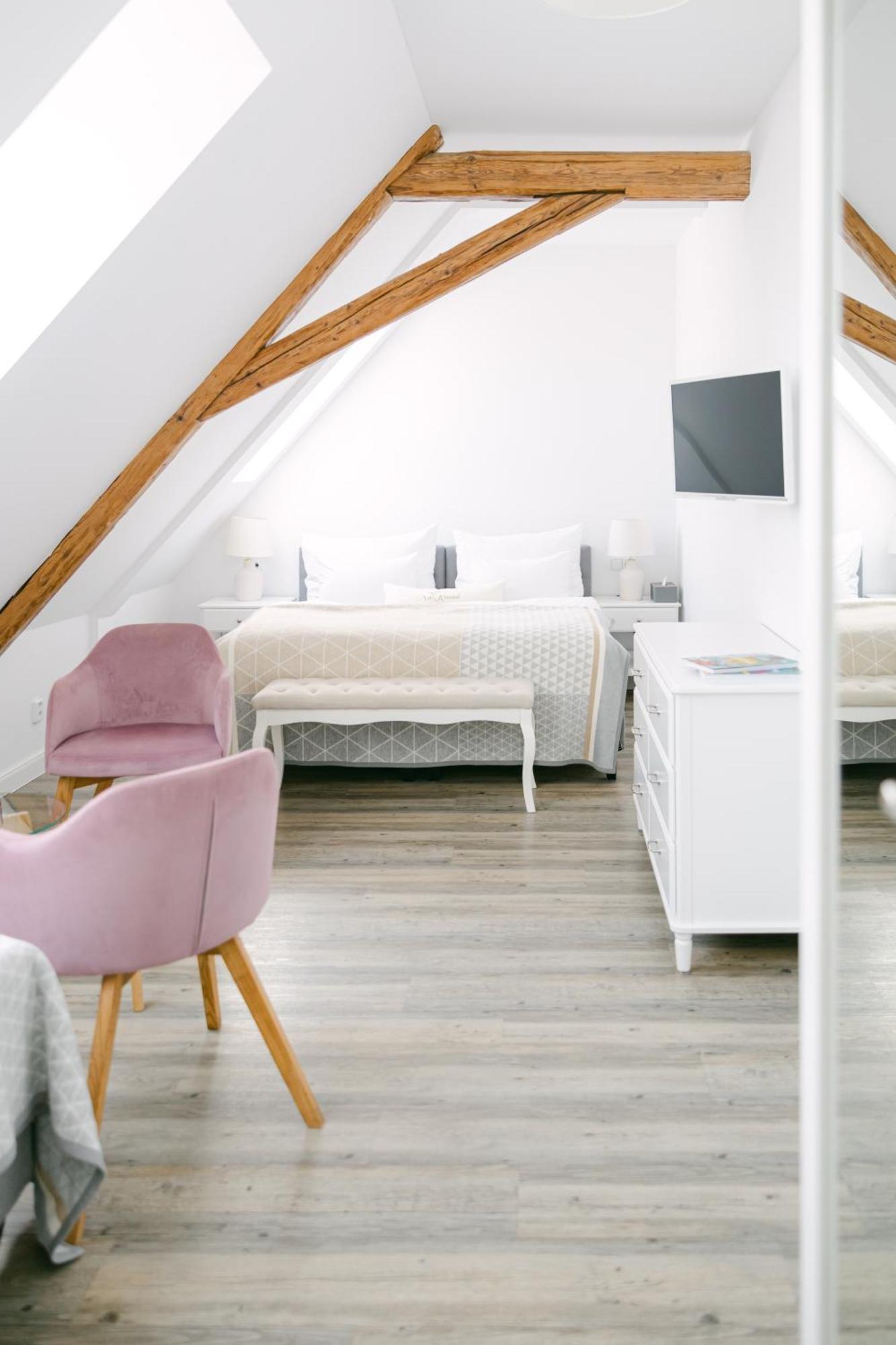 Na Kmine Hotel Obristvi Ngoại thất bức ảnh
