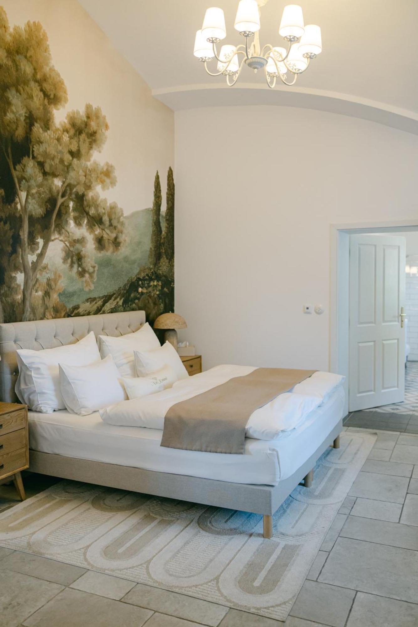 Na Kmine Hotel Obristvi Ngoại thất bức ảnh
